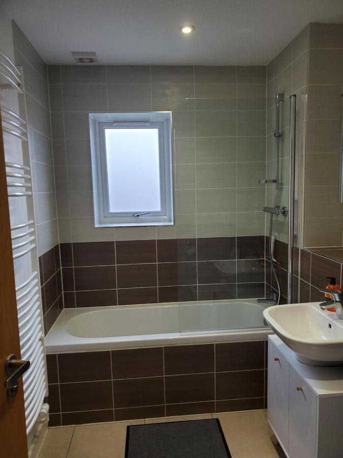 Beautiful & Elegant 2 Bed House Apartamento Manchester